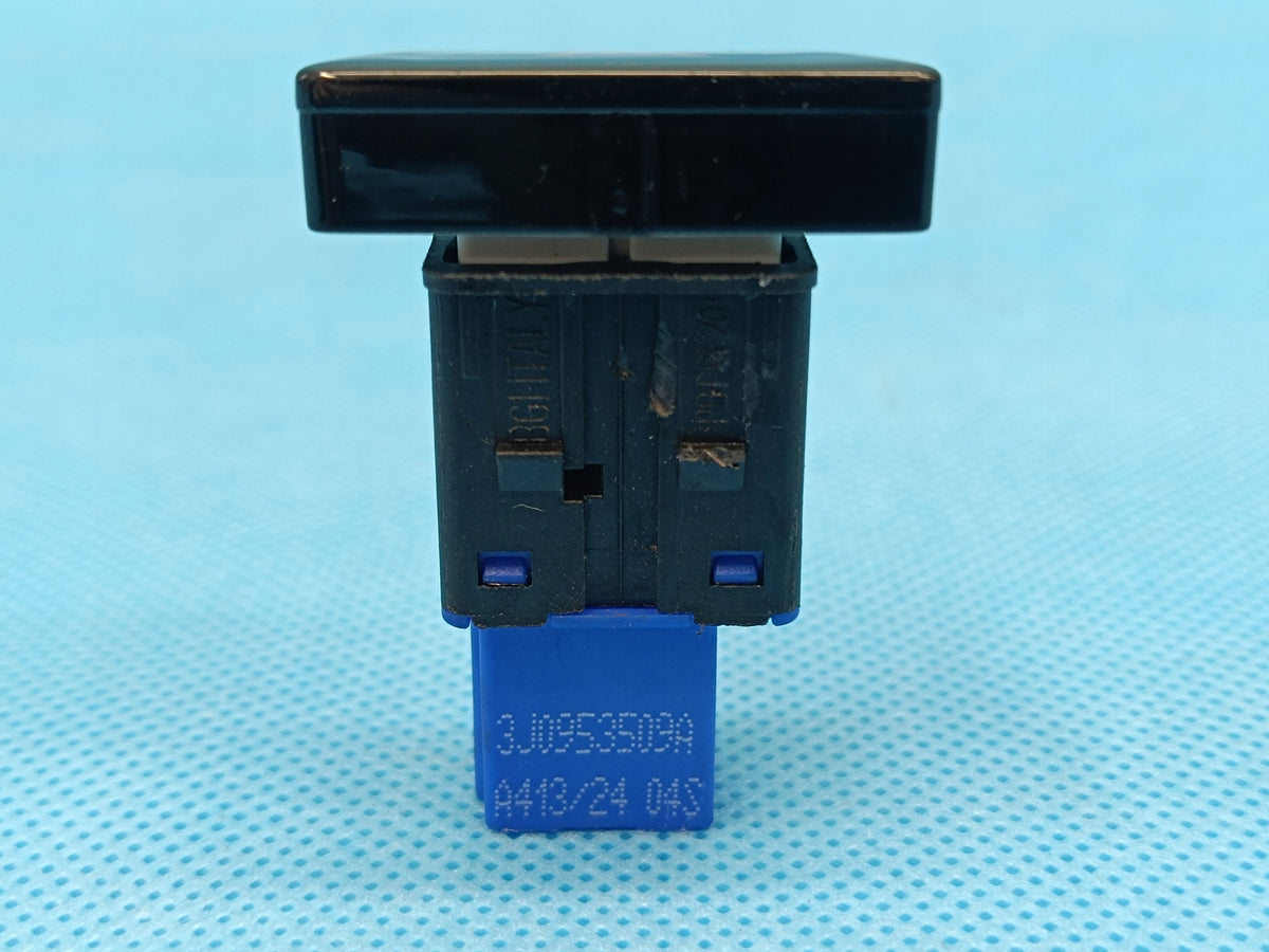 VW PASSAT B9 VARIANT 2.0 TDI 2024 R EMERGENCY LIGHT BUTTON 3J0953509A