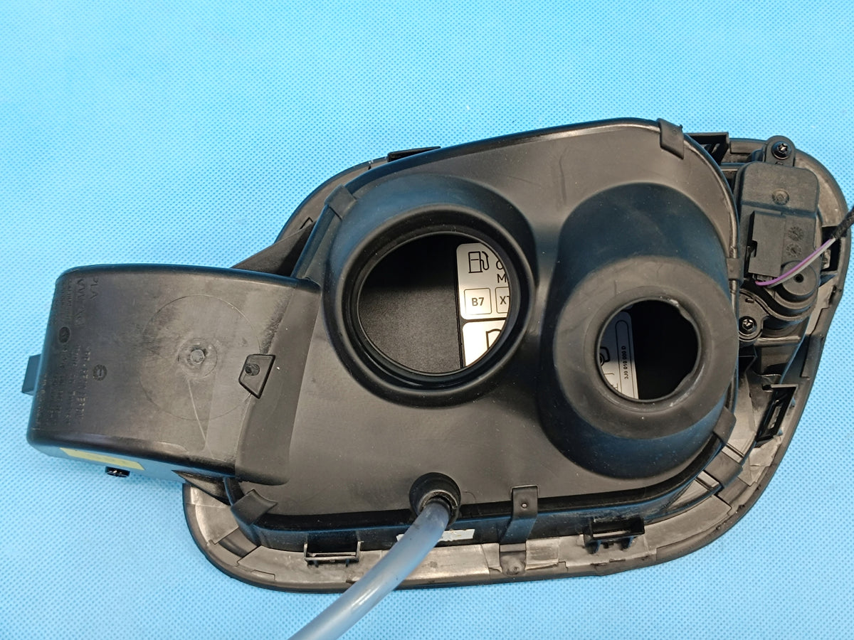 VW PASSAT B9 VARIANT 2.0 TDI 2024 R FUEL FILLER FLAP ACTUATOR 3J0809702A