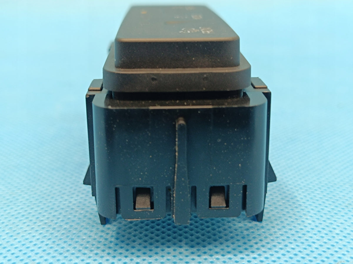 VW PASSAT B9 VARIANT 2.0 TDI 2024 R SWITCH LIGHT SWITCH 571941633A
