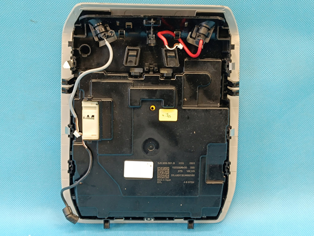 VW PASSAT B9 VARIANT 2.0 TDI 2024R HEADLINER LIGHT 3J0959561B