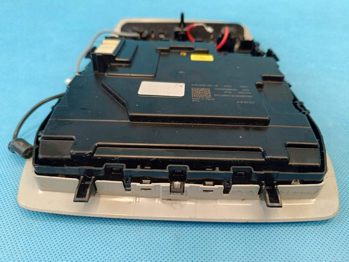 VW PASSAT B9 VARIANT 2.0 TDI 2024R HEADLINER LIGHT 3J0959561B