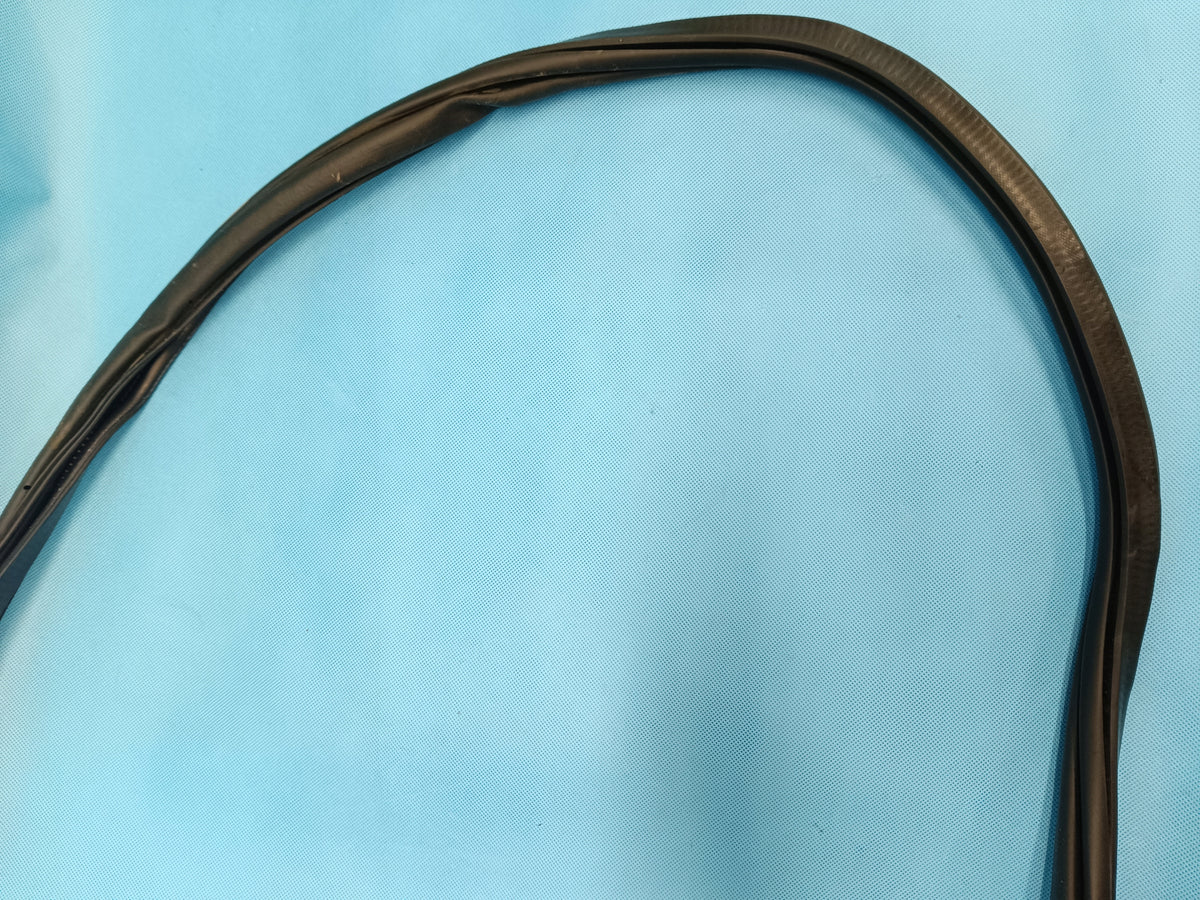 VW PASSAT B9 VARIANT 2.0TDI 110KW 2024R DOOR SEAL RIGHT REAR 3J0867914