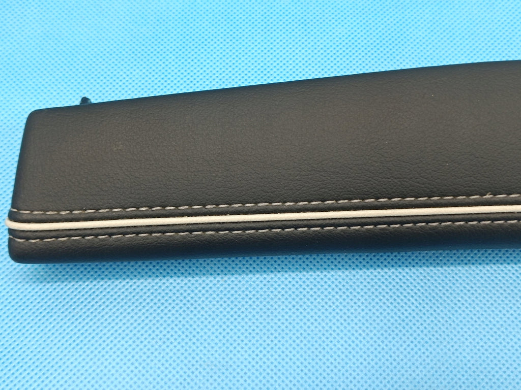 VW PASSAT B9 VARIANT 2.0TDI 110KW 2024R INSTRUMENT PANEL COVER 3J1858019