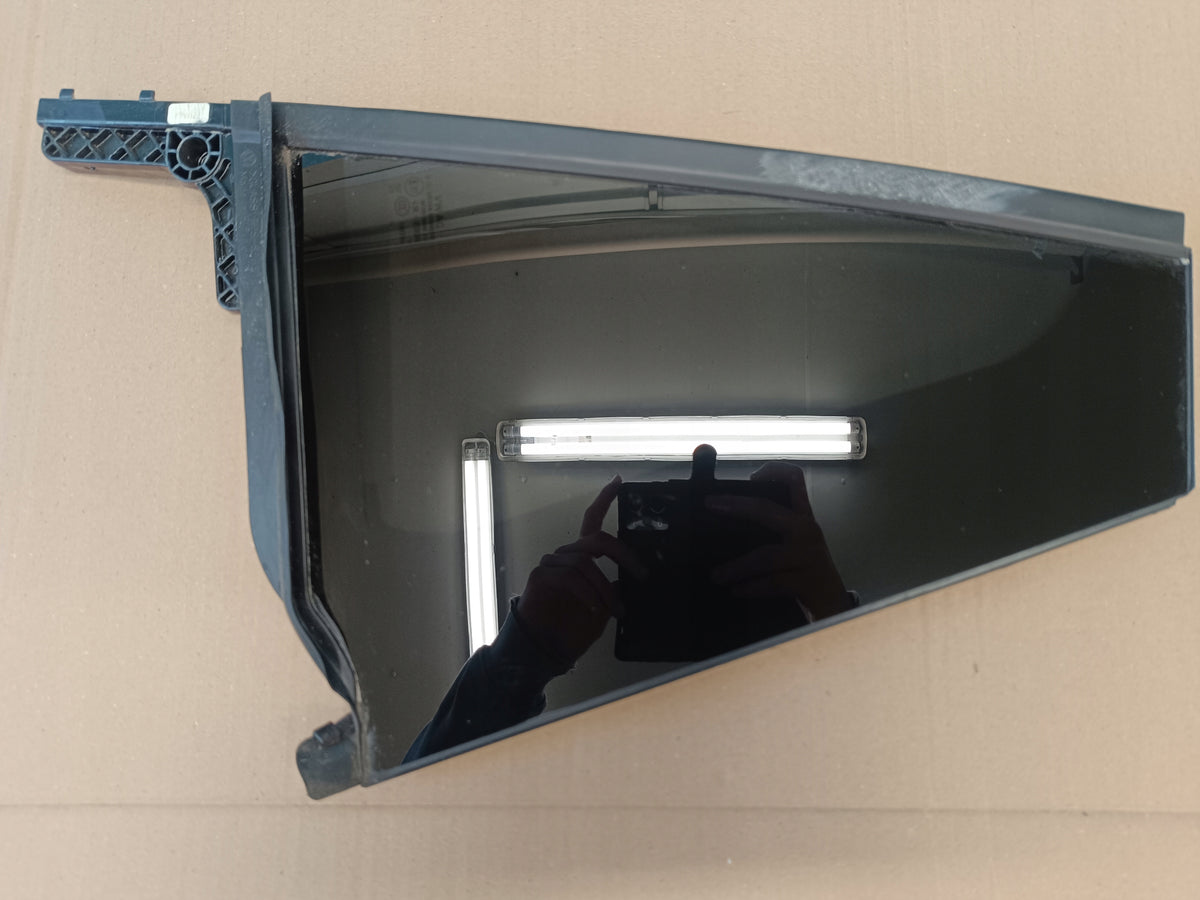VW PASSAT B9 VARIANT 2.0TDI GLASS FROM 2024 DOOR LEFT REAR 3J0845213C AS3