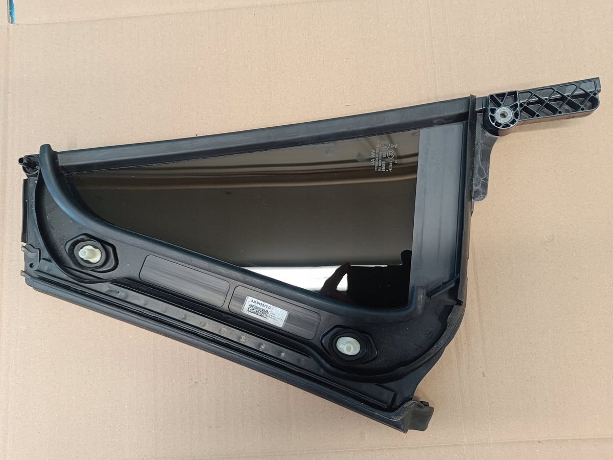 VW PASSAT B9 VARIANT 2.0TDI GLASS FROM 2024 DOOR LEFT REAR 3J0845213C AS3