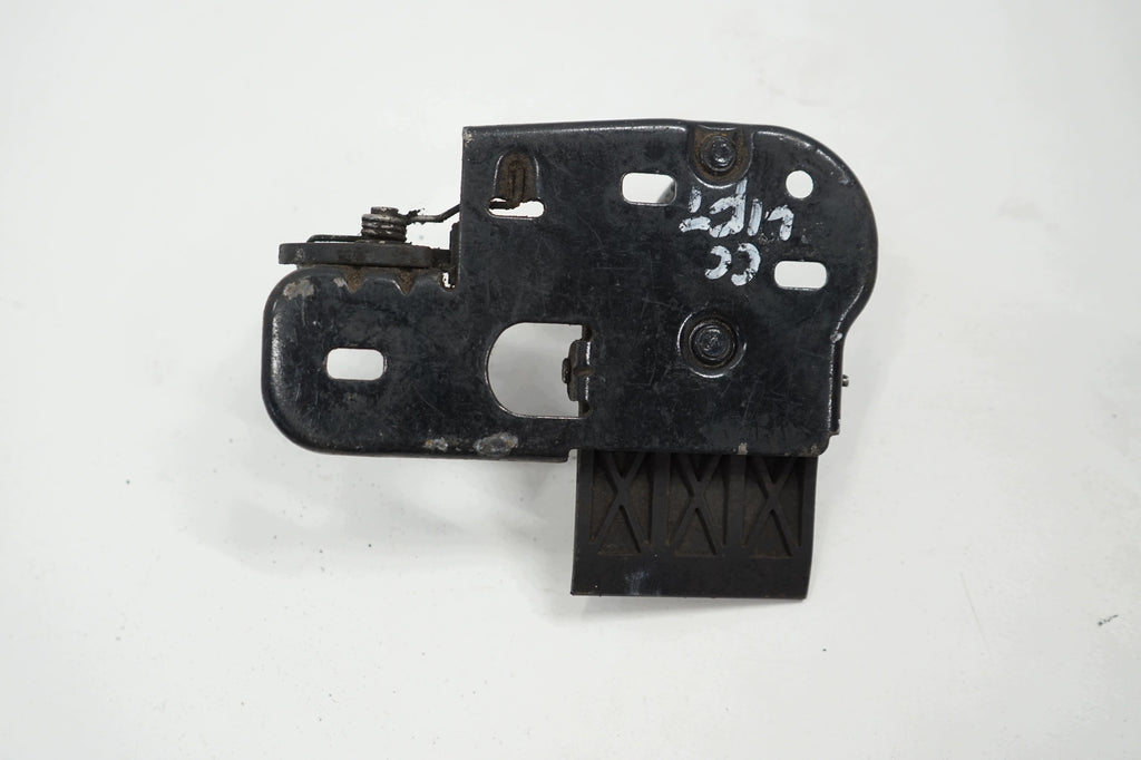 VW PASSAT CC LOCK BOLT MASK 3C8823480B