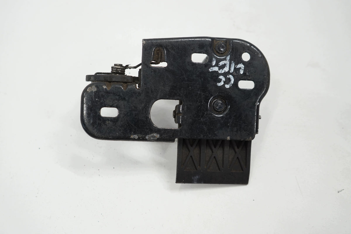 VW PASSAT CC LOCK BOLT MASK 3C8823480B