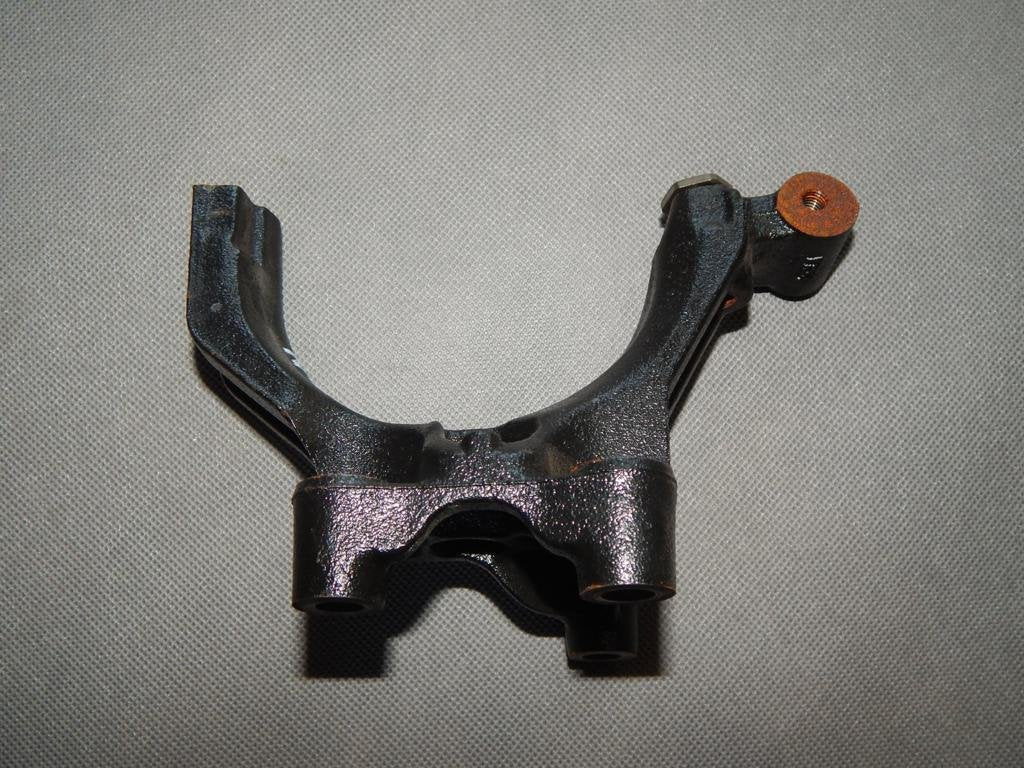 VW PASSAT GOLF 2.0 TDI TURBINE MOUNT 04L4254GA