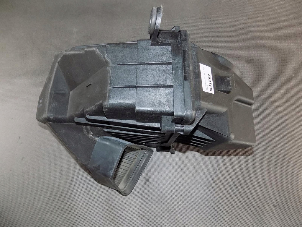 VW PHAETON AIR FILTER HOUSING 3D0129607BJ