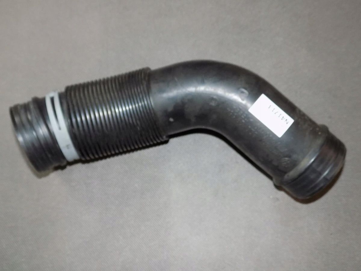 VW PHAETON AIR INTAKE PIPE 3D0129684