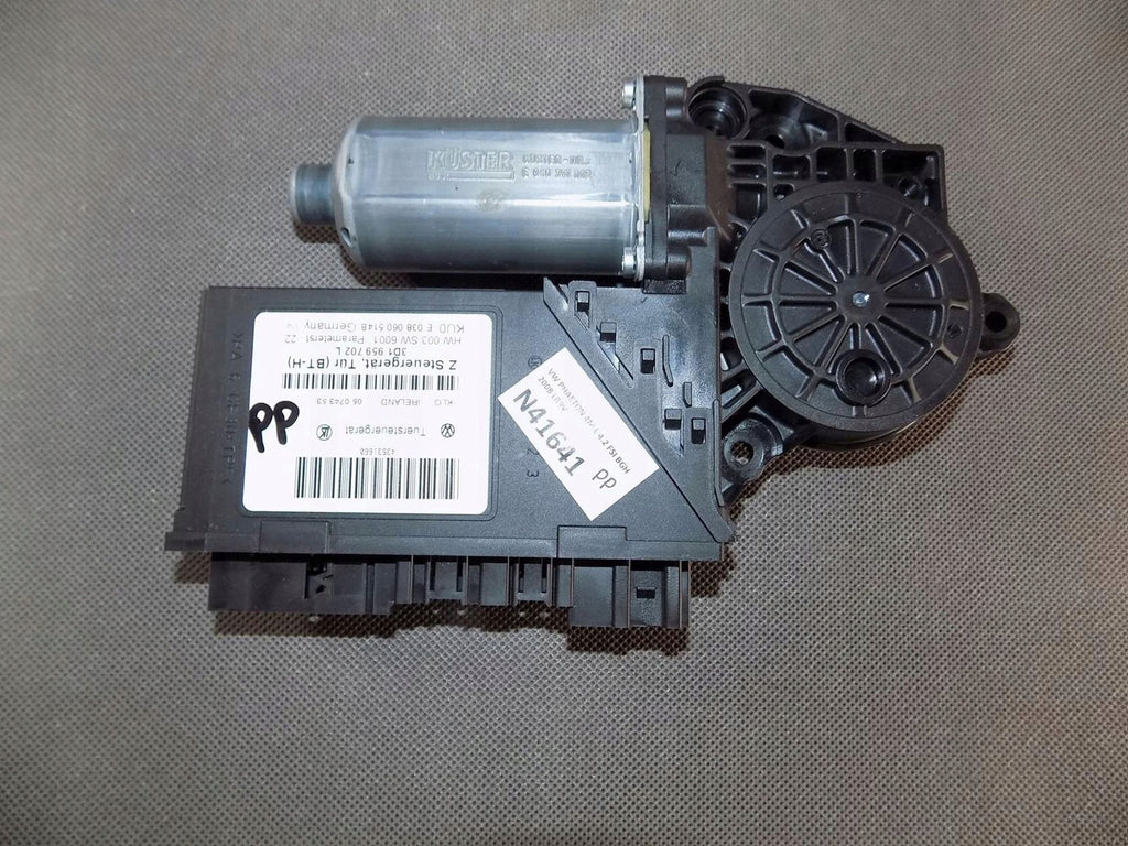 VW PHAETON WINDSHIELD MOTOR RIGHT FRONT 3D1959702L