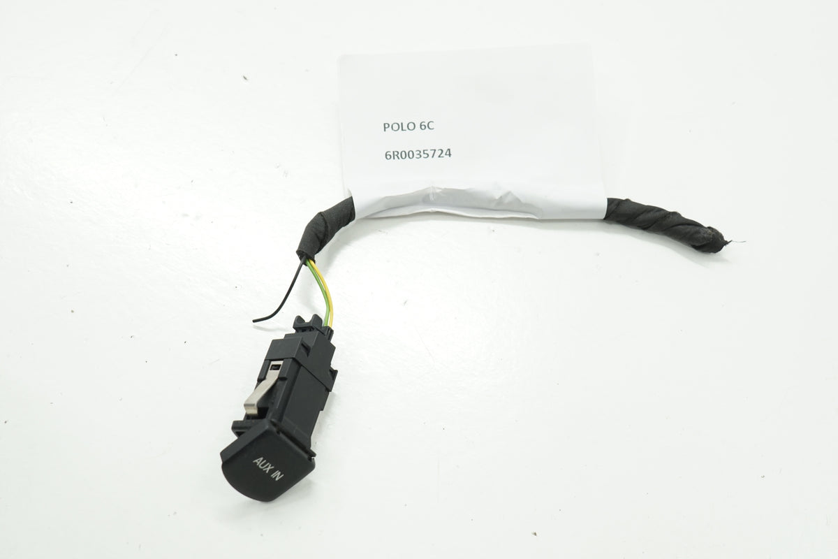 VW POLO 6C 14R SOCKET PORT AUX 6R0035724