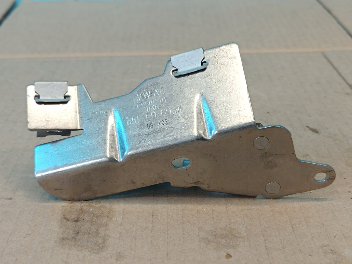 VW Passat B8 VARIANT 2.0 TDI 110KW 2022 R MOUNTING BRACKET DPF 05L131121M