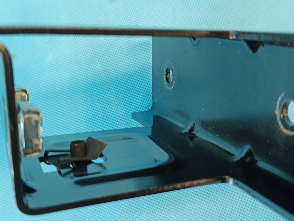 VW Passat B8 VARIANT 2.0 TDI 110KW 2022R TRUNK BRACKET RIGHT 3G9863254