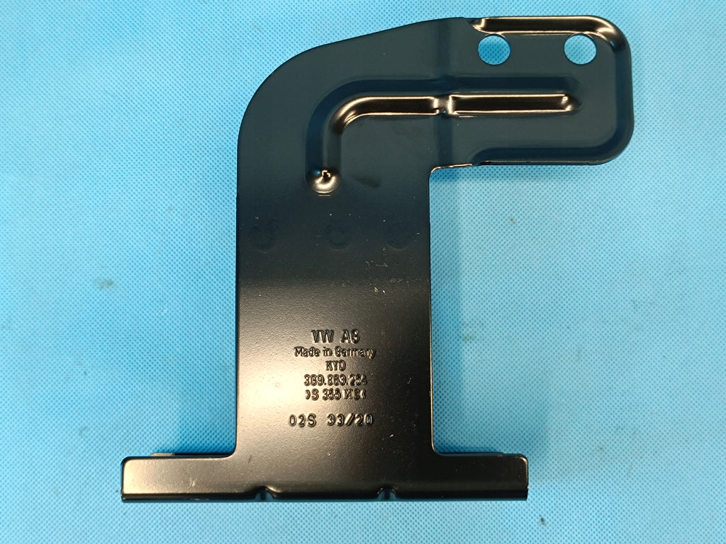 VW Passat B8 VARIANT 2.0 TDI 110KW 2022R TRUNK BRACKET RIGHT 3G9863254