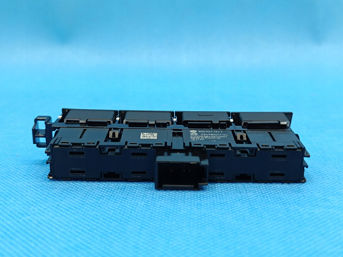 VW Passat B8 VARIANT 2.0 TDI 110KW 2023 R 3G0927137T BUTTON PANEL