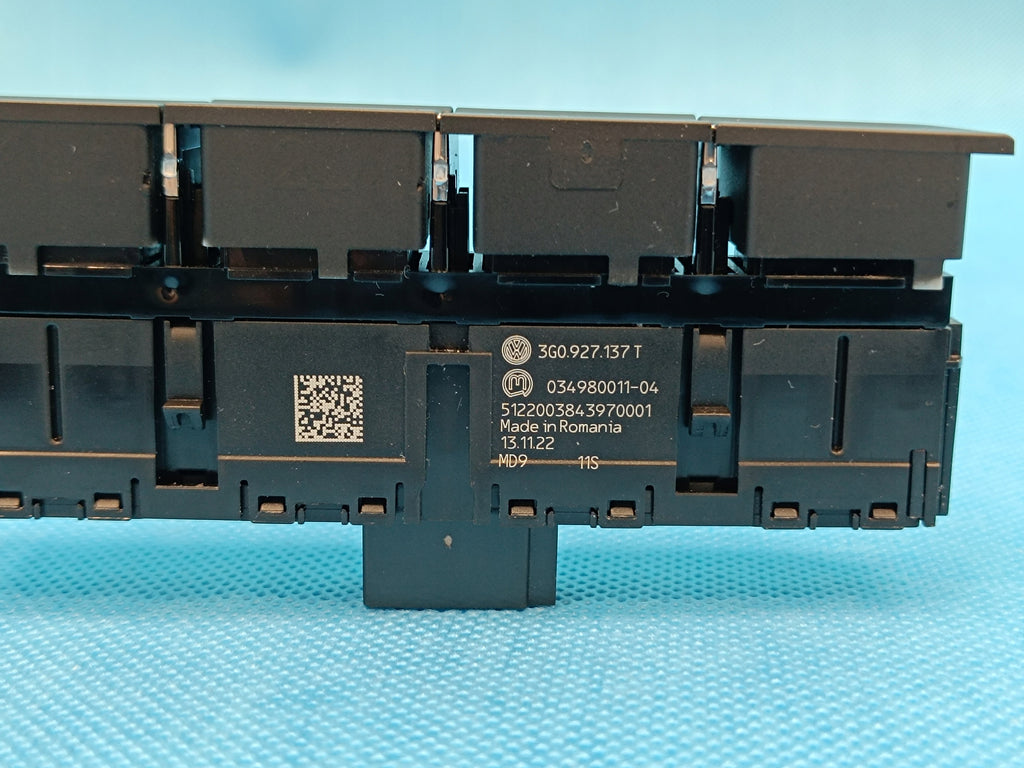 VW Passat B8 VARIANT 2.0 TDI 110KW 2023 R 3G0927137T BUTTON PANEL