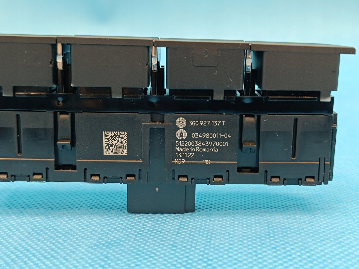 VW Passat B8 VARIANT 2.0 TDI 110KW 2023 R 3G0927137T BUTTON PANEL