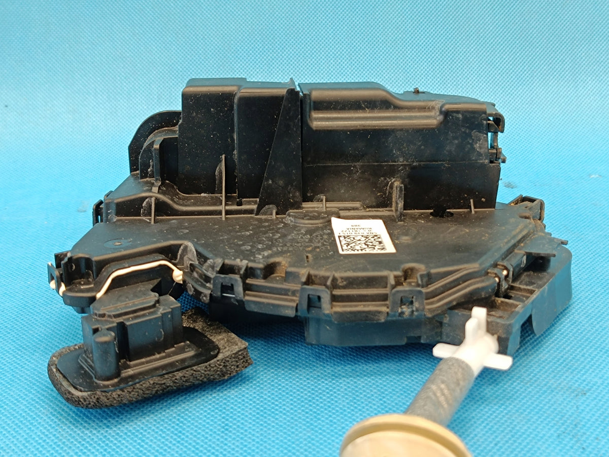VW Passat B8 VARIANT 2.0 TDI 110KW 2023 R DOOR LOCK LEFT REAR 5NA839015E