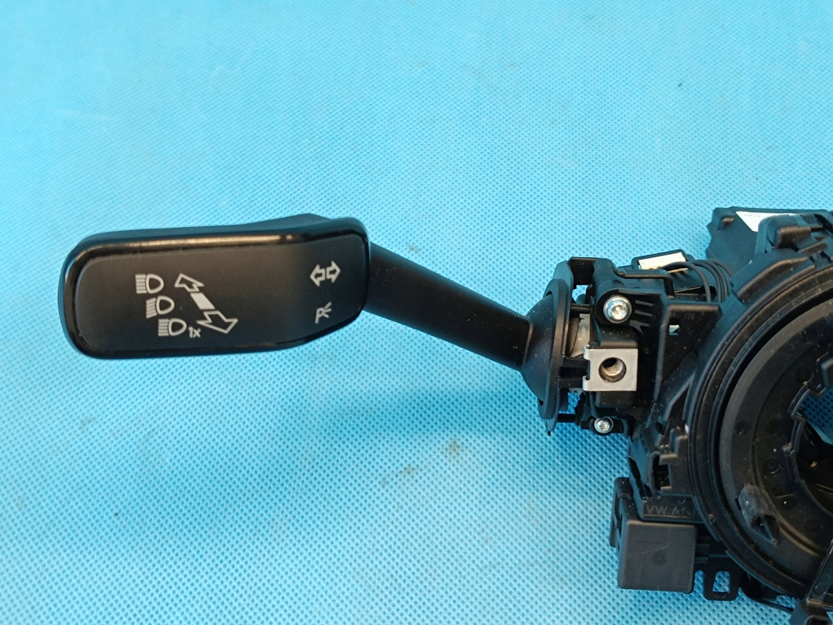 VW Passat B8 VARIANT 2.0 TDI 2022 R COMBINED SWITCH TAPE 5Q1953521KF