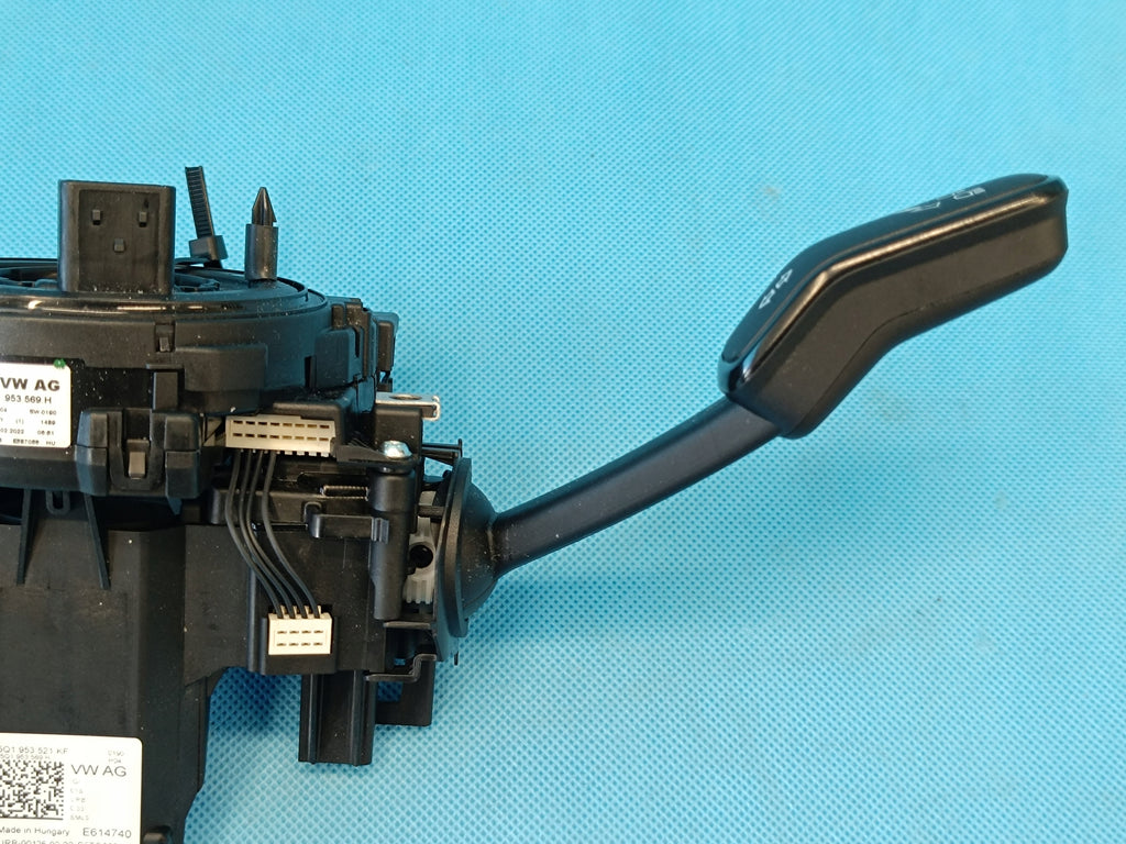 VW Passat B8 VARIANT 2.0 TDI 2022 R COMBINED SWITCH TAPE 5Q1953521KF