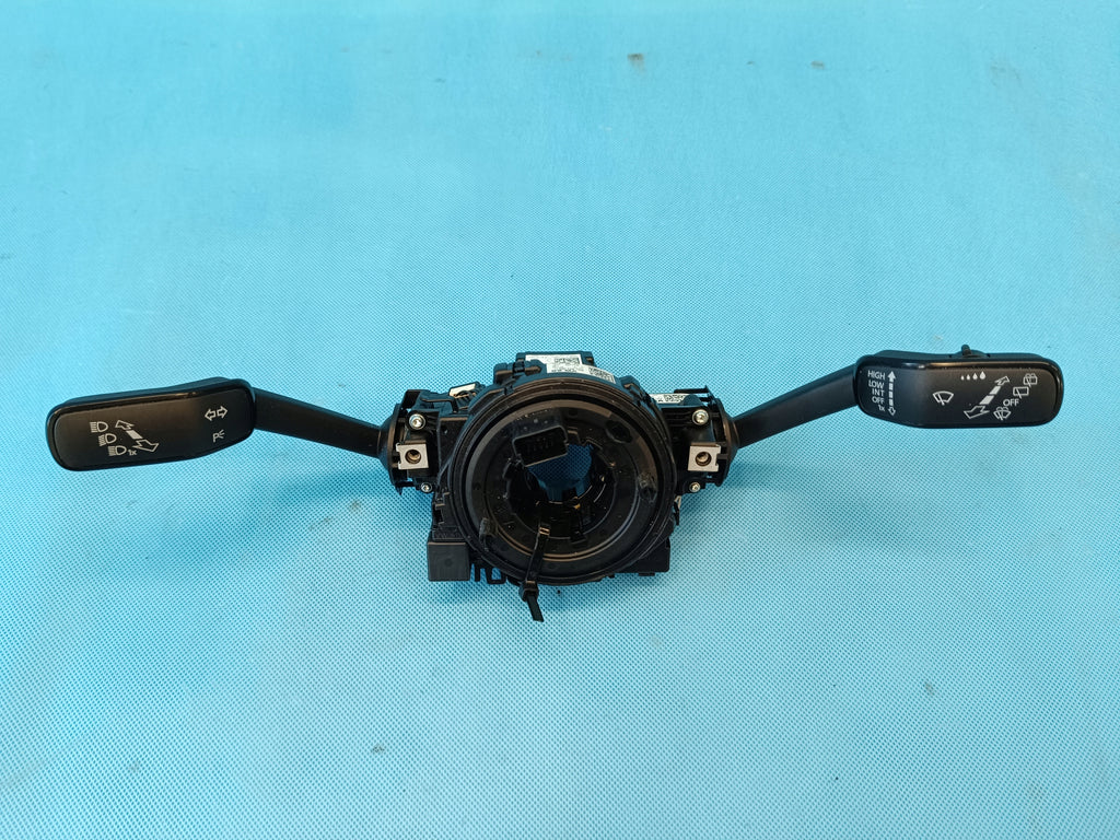 VW Passat B8 VARIANT 2.0 TDI 2022 R COMBINED SWITCH TAPE 5Q1953521KF