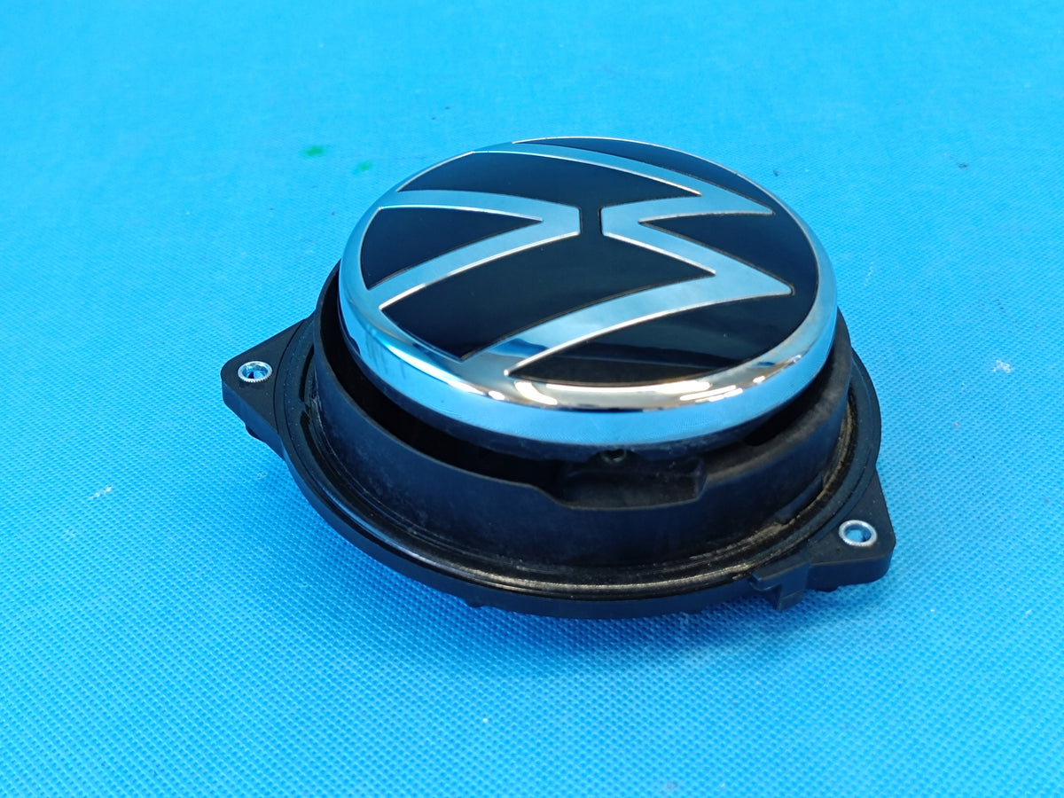 VW Passat B8 VARIANT 2.0TDI 110KW 2023R FLAP HANDLE EMBLEM REAR 3G8827469