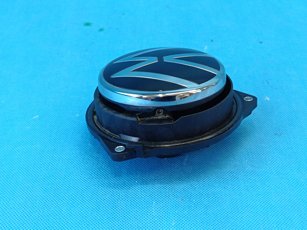 VW Passat B8 VARIANT 2.0TDI 110KW 2023R FLAP HANDLE EMBLEM REAR 3G8827469