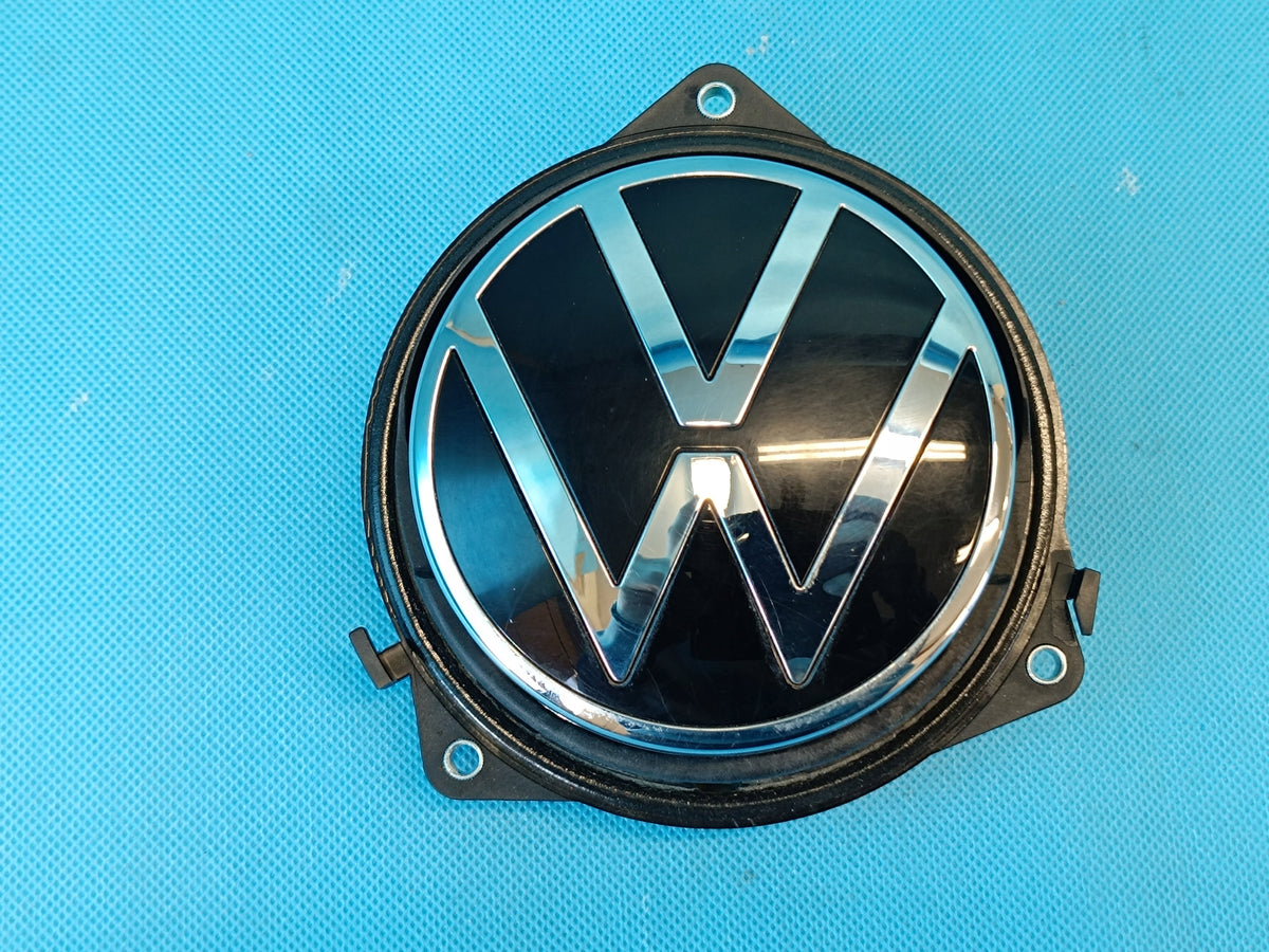 VW Passat B8 VARIANT 2.0TDI 110KW 2023R FLAP HANDLE EMBLEM REAR 3G8827469