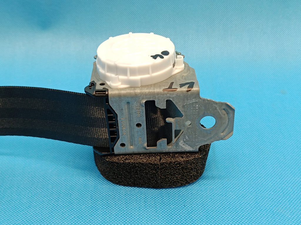 VW Passat B8 VARIANT 2023 R SEAT BELT LEFT REAR WORKING 3G9857805H