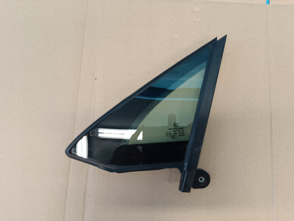 VW Passat B8 VARIANT GLASS TRIANGLE DOOR LEFT FRONT 3G0845113H FROM 2022