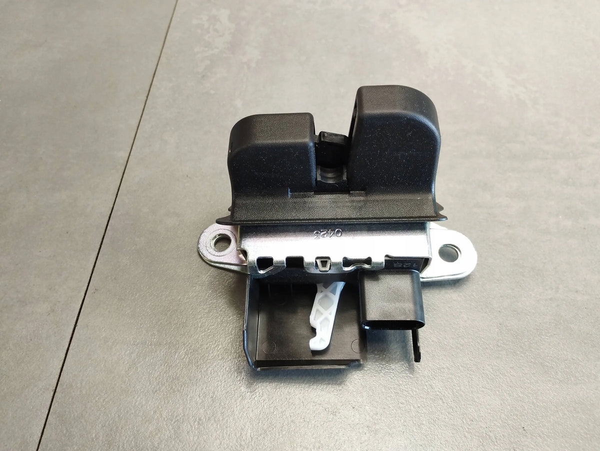 VW Polo VI 2G FLAP LOCK REAR 2G6827505B