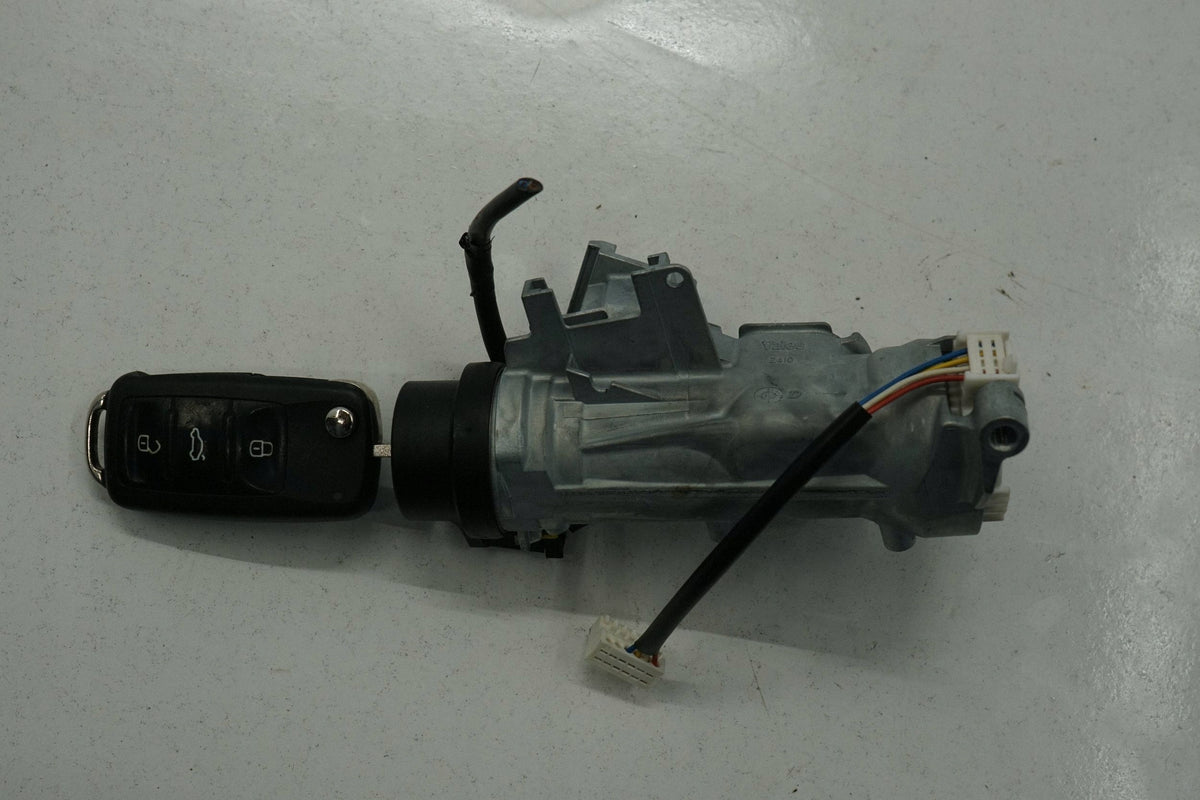 VW SCIROCCO 13R IGNITION KEY SET 5Q0905865 1K0905851