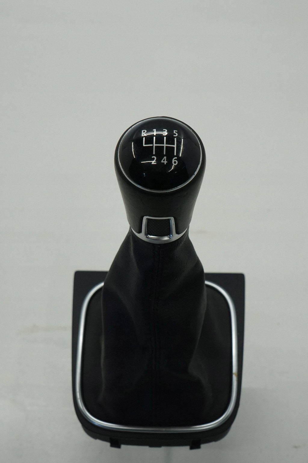 VW SCIROCCO 13R SHIFT BELLOWS KNOB MANUAL 6-SPEED 5K0711113R