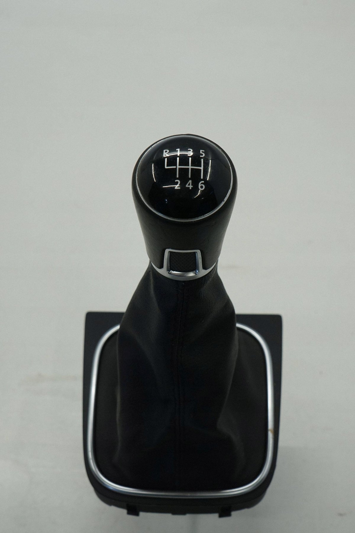 VW SCIROCCO 13R SHIFT BELLOWS KNOB MANUAL 6-SPEED 5K0711113R