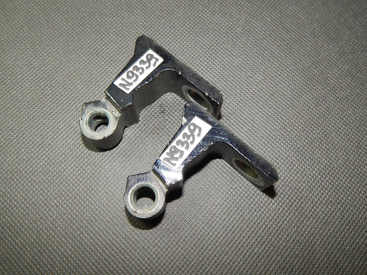 VW SCIROCCO HINGE RIGHT 7N0831402