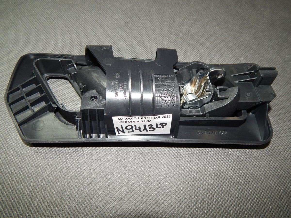VW SCIROCCO INTERIOR DOOR HANDLE LEFT 1Q0837197