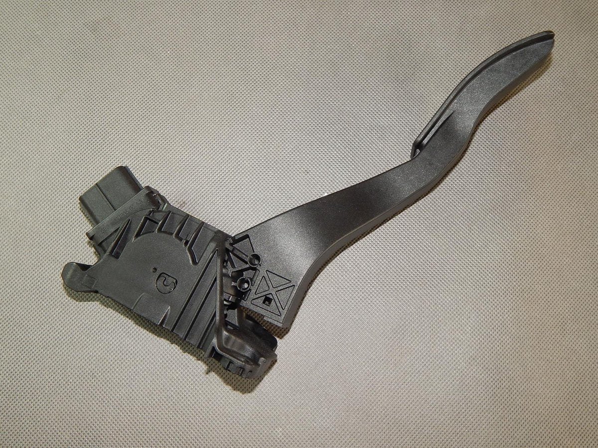 VW SPORTSVAN 1.6 TDI GAS POTENTIOMETER 5Q1721503G