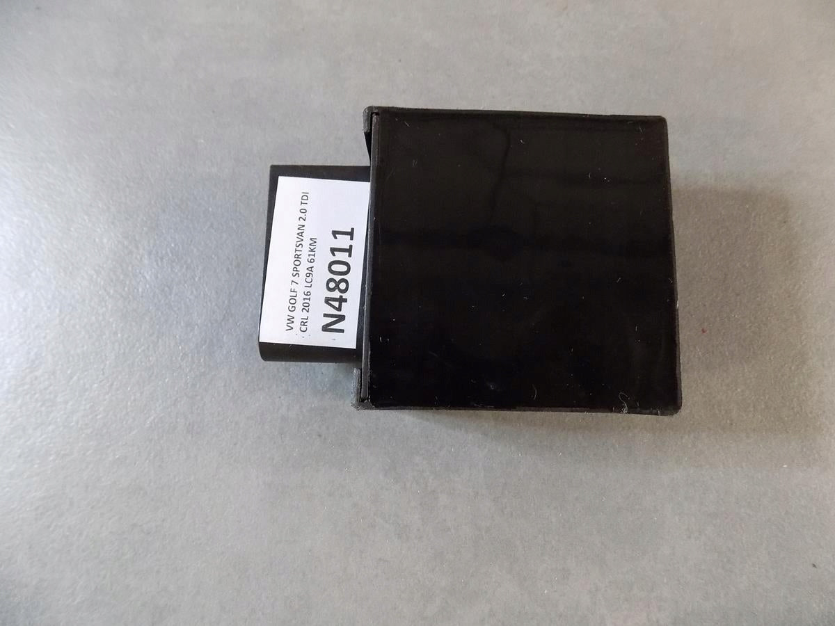 VW SPORTSVAN FUEL PUMP CONTROLLER 5Q0906121L