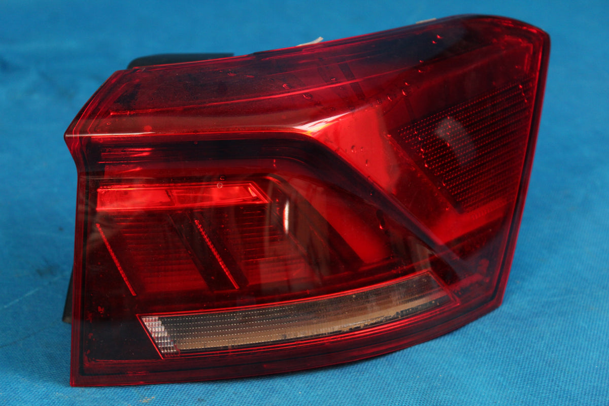 VW T-ROC CONVERTIBLE LAMP REAR RIGHT AFTER FLOODING 2GC945096E 2021R
