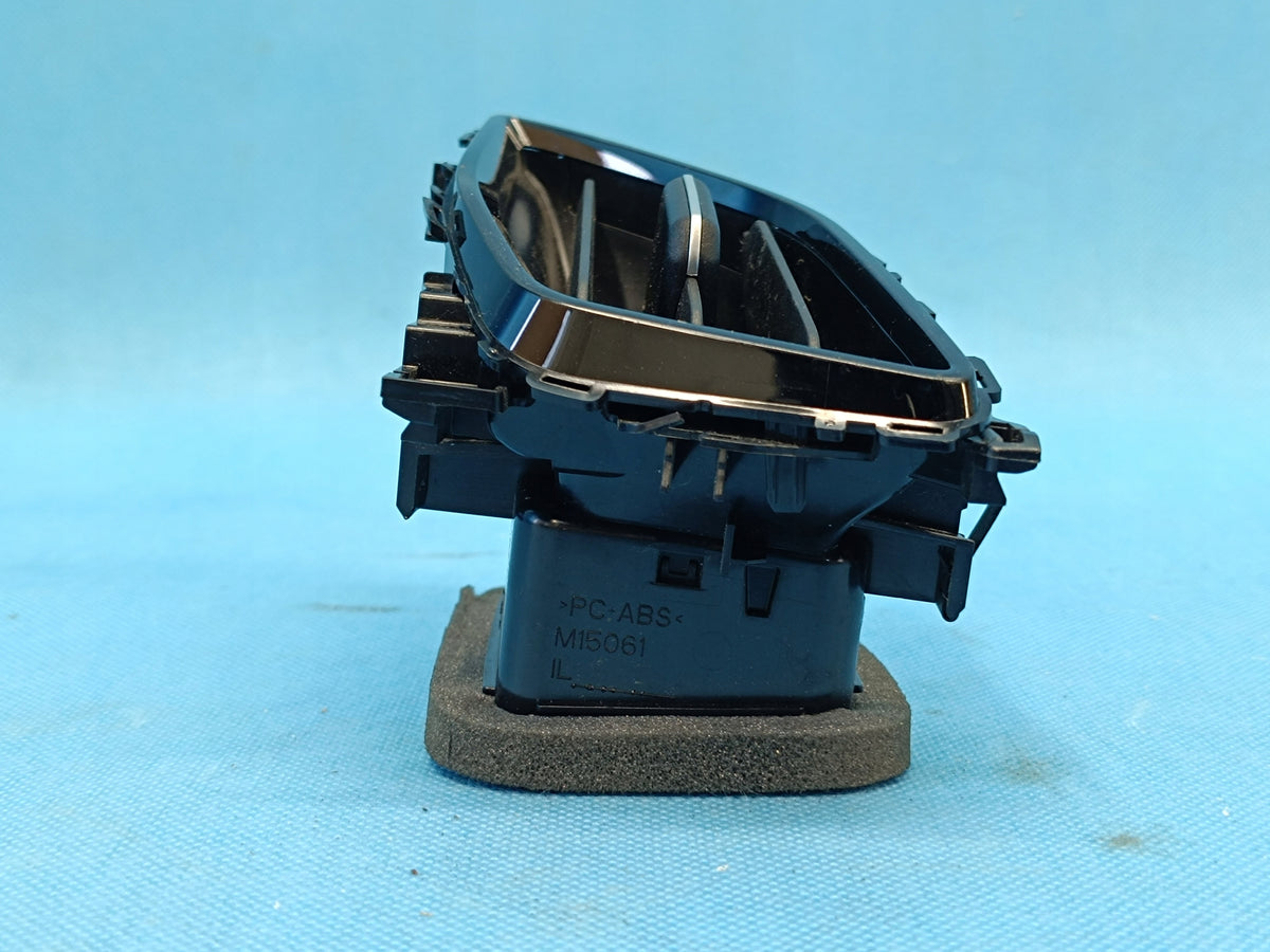 VW T-ROC LIFT 1.5 TSI 110KW 2025 R CONSOLE AIR VENT 2GA819703J