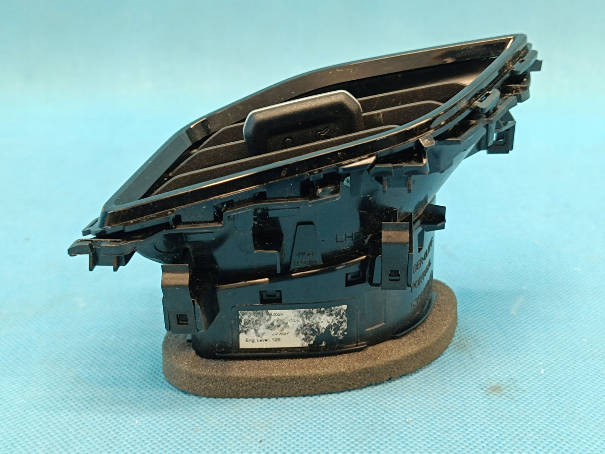 VW T-ROC LIFT 1.5 TSI 110KW 2025 R CONSOLE AIR VENT 2GA819703J