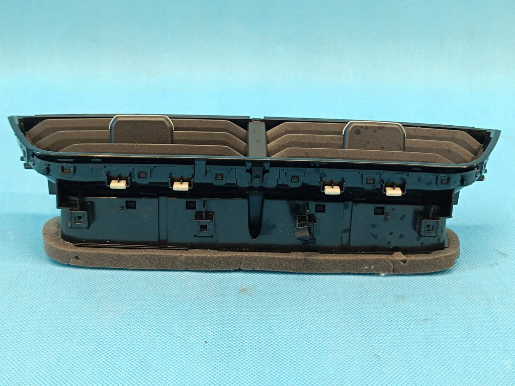 VW T-ROC LIFT 1.5 TSI 110KW 2025 R CONSOLE AIR VENT 2GA819728J