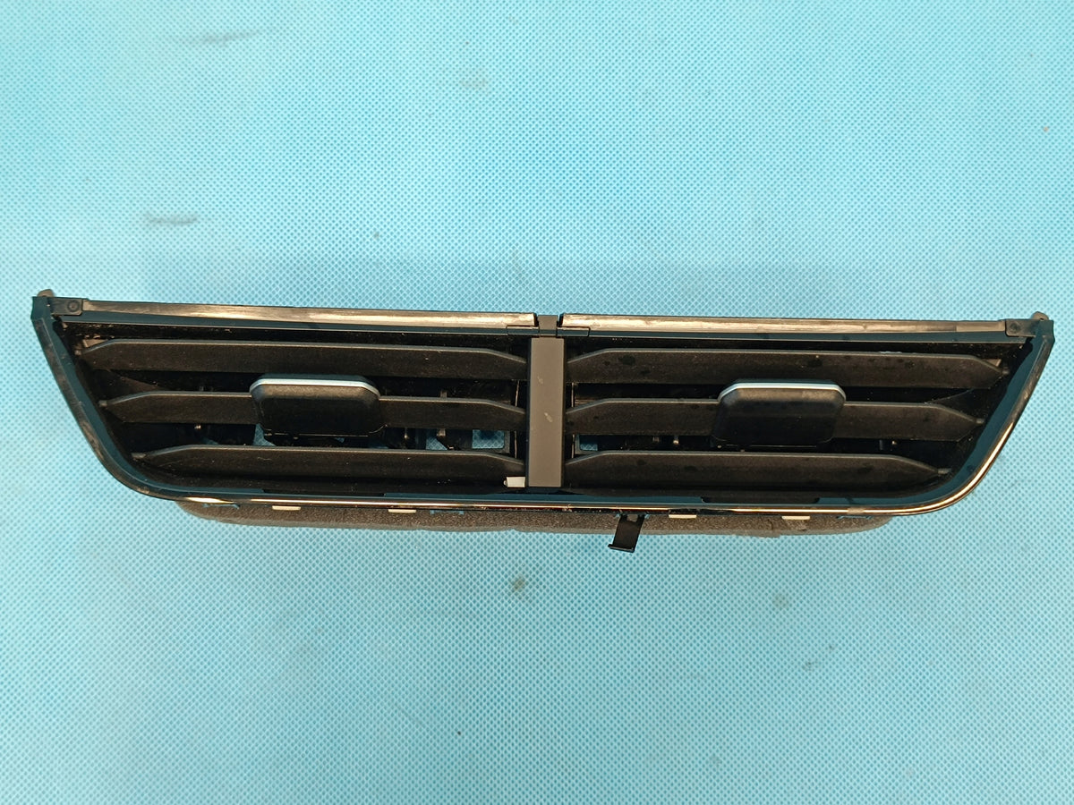 VW T-ROC LIFT 1.5 TSI 110KW 2025 R CONSOLE AIR VENT 2GA819728J
