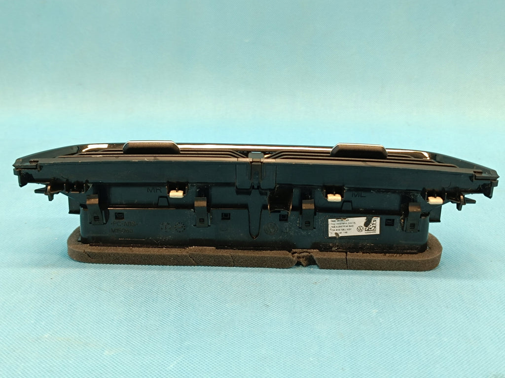 VW T-ROC LIFT 1.5 TSI 110KW 2025 R CONSOLE AIR VENT 2GA819728J
