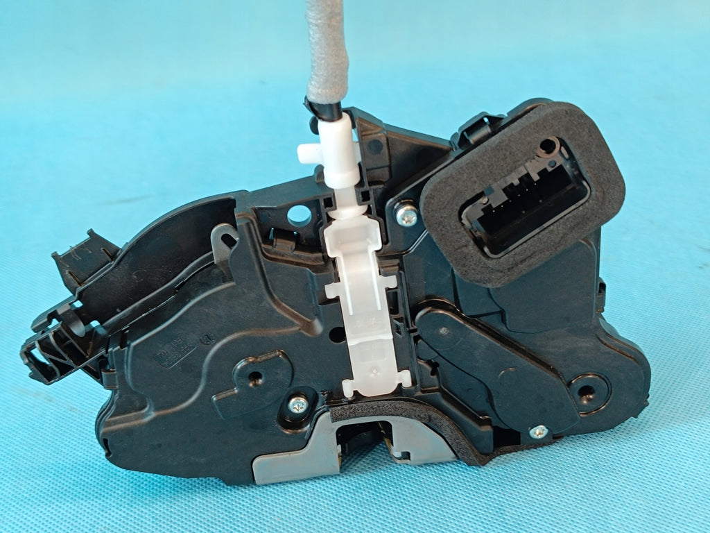 VW T-ROC LIFT 1.5 TSI 110KW 2025 R DOOR LOCK RIGHT FRONT 3J1837016A