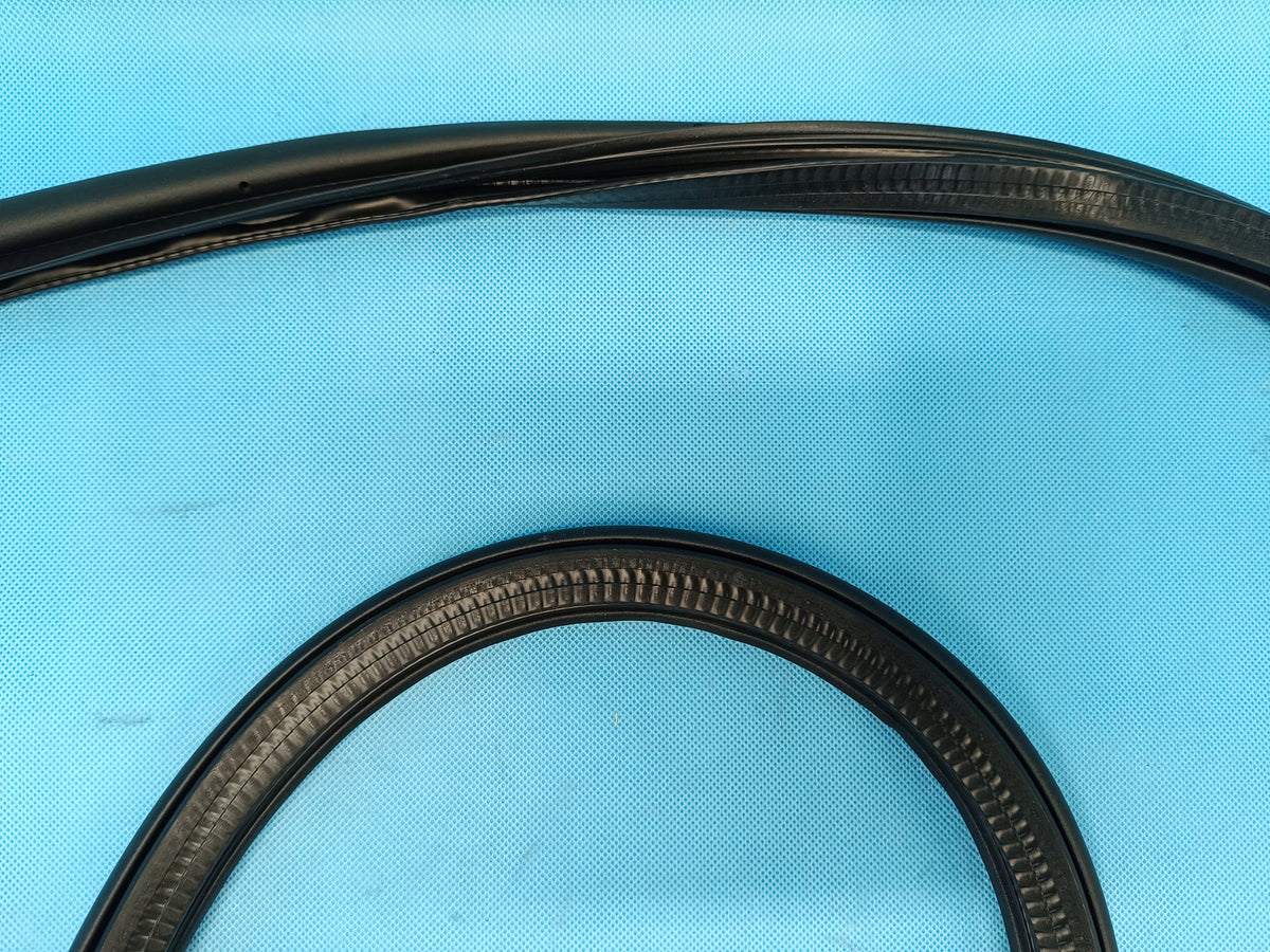 VW T-ROC LIFT 1.5 TSI 110KW 2025 R DOOR SEAL LEFT REAR 2GA867913B