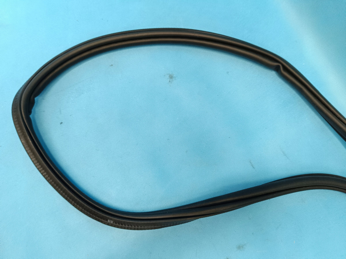 VW T-ROC LIFT 1.5 TSI 110KW 2025 R DOOR SEAL RIGHT FRONT 2GA867912B
