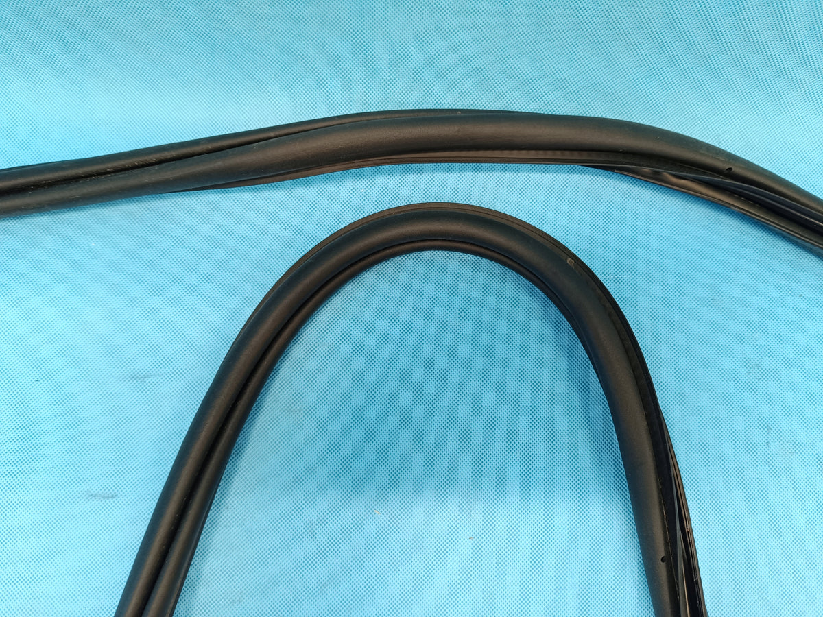 VW T-ROC LIFT 1.5 TSI 110KW 2025 R DOOR SEAL RIGHT FRONT 2GA867912B