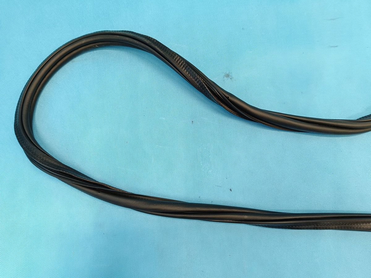 VW T-ROC LIFT 1.5 TSI 110KW 2025 R DOOR SEAL RIGHT REAR 2GA867914B